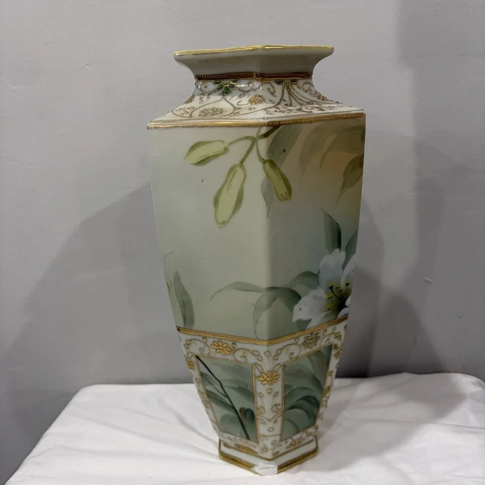 Antique Nippon Hand Painted Floral Moriage Vase White Lillies Gold Gilding 13.5